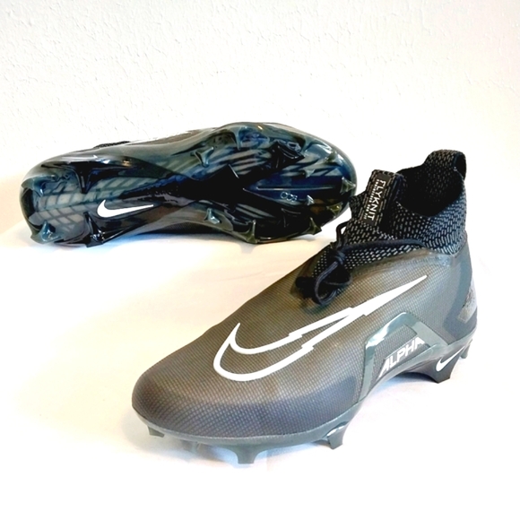 Nike Alpha Menace Elite 3 Flyknit Black Football Cleats - Picture 2 of 11